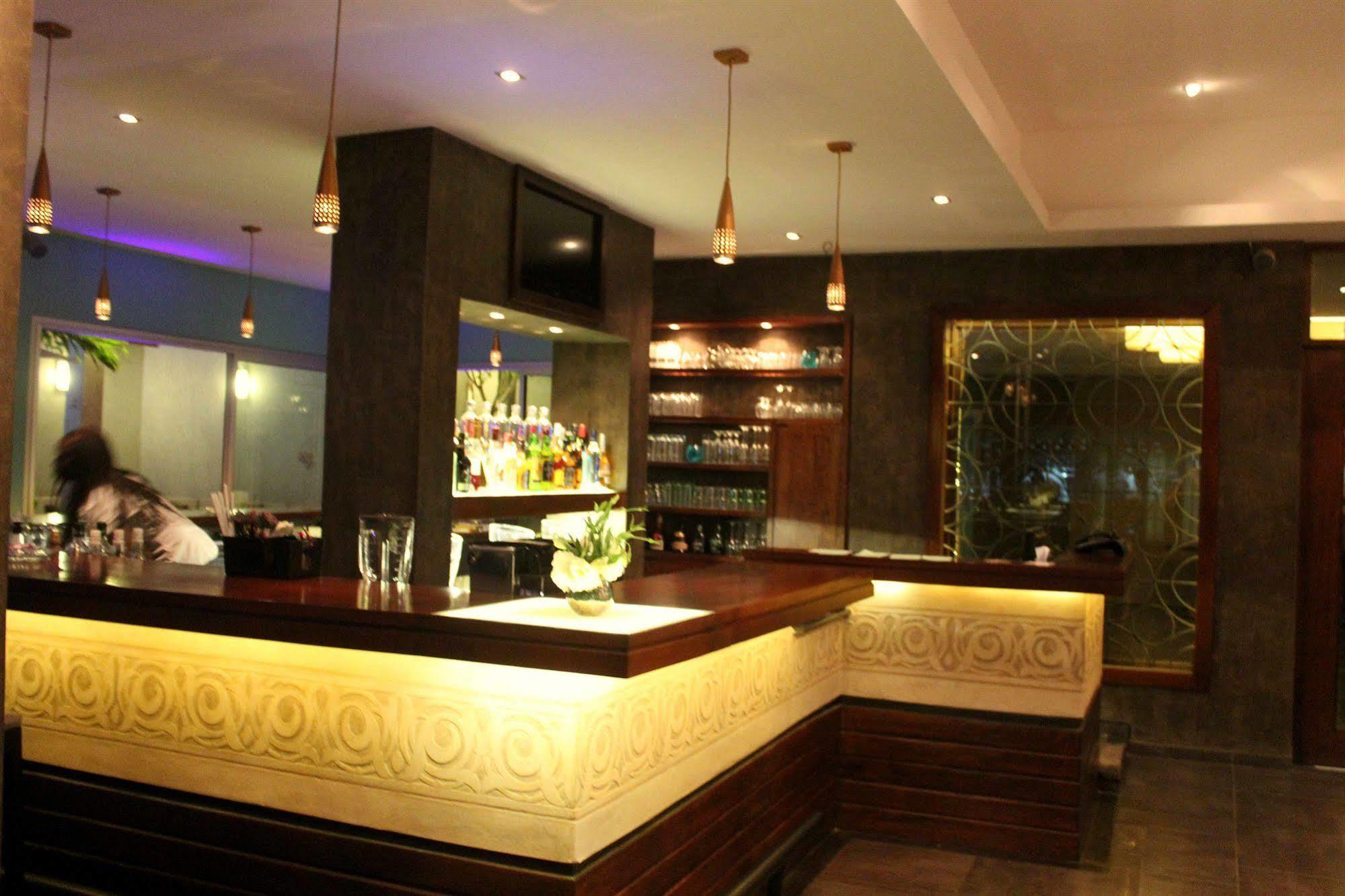 Hôtel&Restaurant Farid Dakar Exterior foto