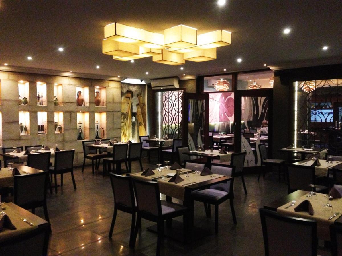 Hôtel&Restaurant Farid Dakar Exterior foto